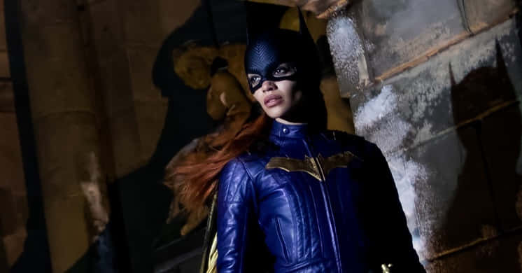 Leslie Grace revela primeira imagem com o seu visual como Batgirl